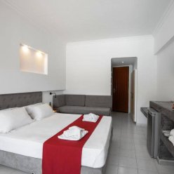 DELFINIA RESORT 4★