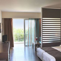 SEA MELODY BEACH HOTEL AND APARTMENTS 4★