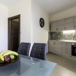 LYRISTIS STUDIOS 2★