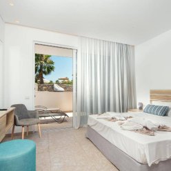 LARDOS BAY HOTEL 3★