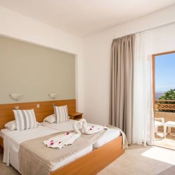 LEDRAS BEACH HOTEL 4★