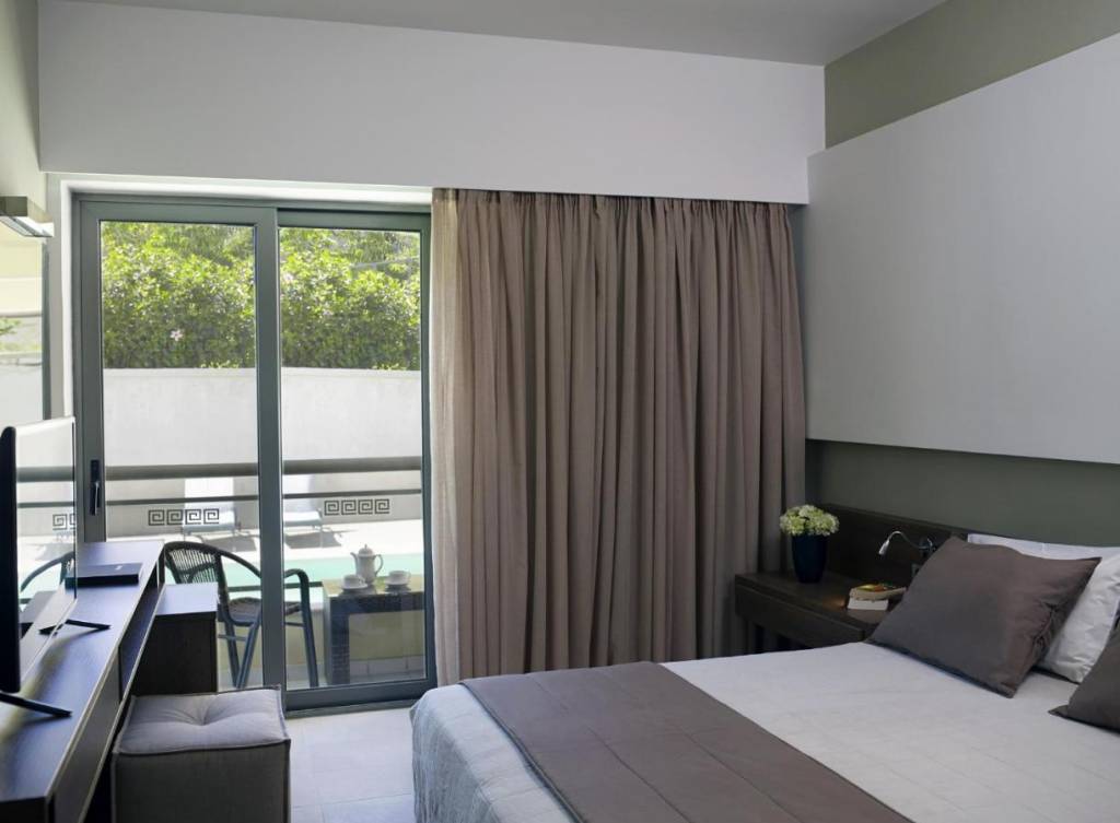 ANGELA HOTEL DOWNTOWN ROOMS 3★