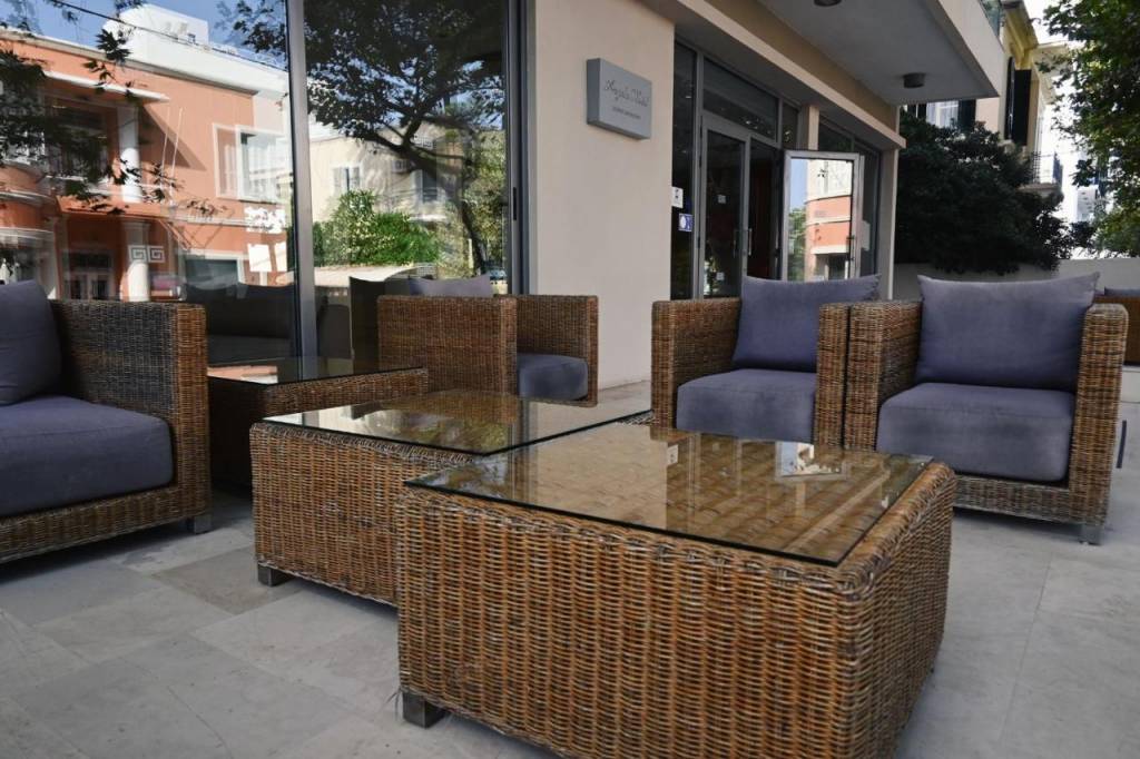 ANGELA HOTEL DOWNTOWN ROOMS 3★