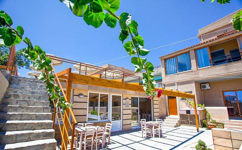 LEDRAS BEACH HOTEL 4★