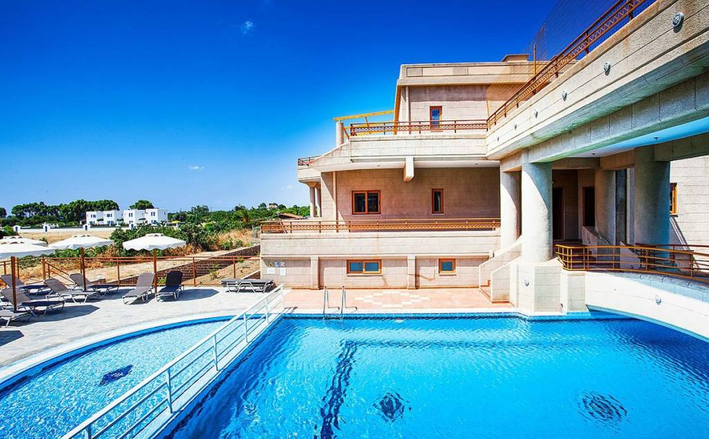 LEDRAS BEACH HOTEL 4★