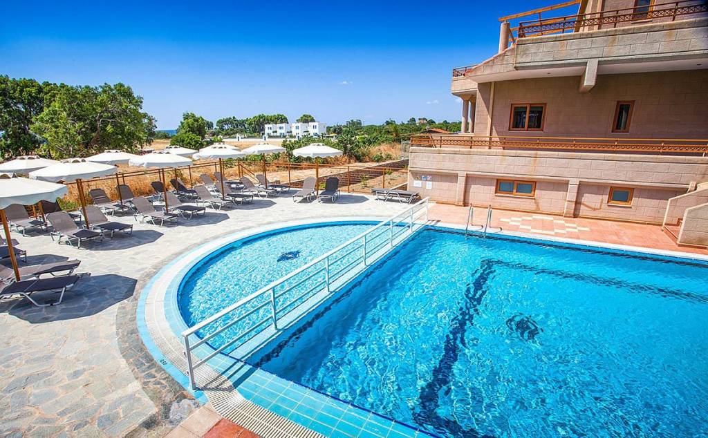 LEDRAS BEACH HOTEL 4★