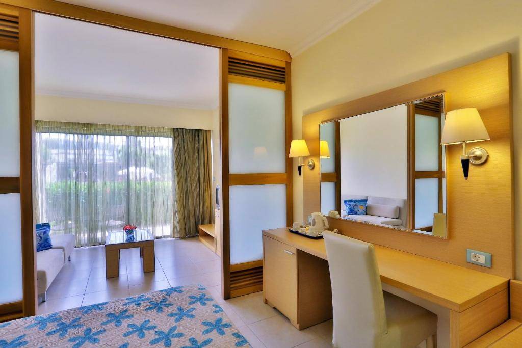 SOL BY MELIA COSMOPOLITAN RHODES 4★