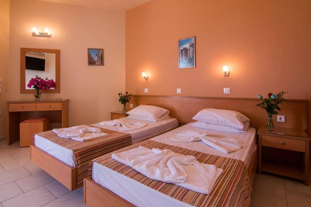 VILLA GEORGE STUDIOS 2★