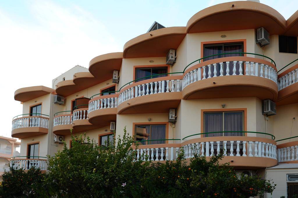 VILLA GEORGE STUDIOS 2★