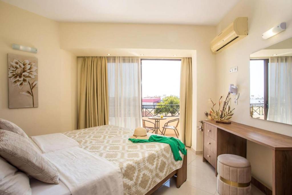 LYRISTIS APARTMENTS PLUS 2 ★