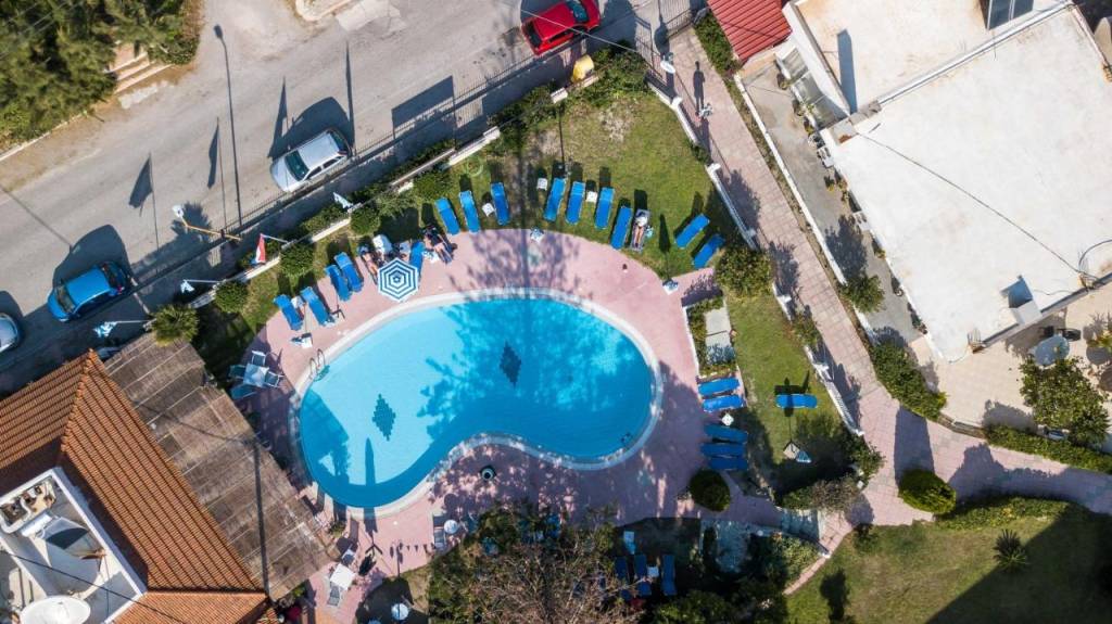 LYRISTIS APARTMENTS PLUS 2 ★