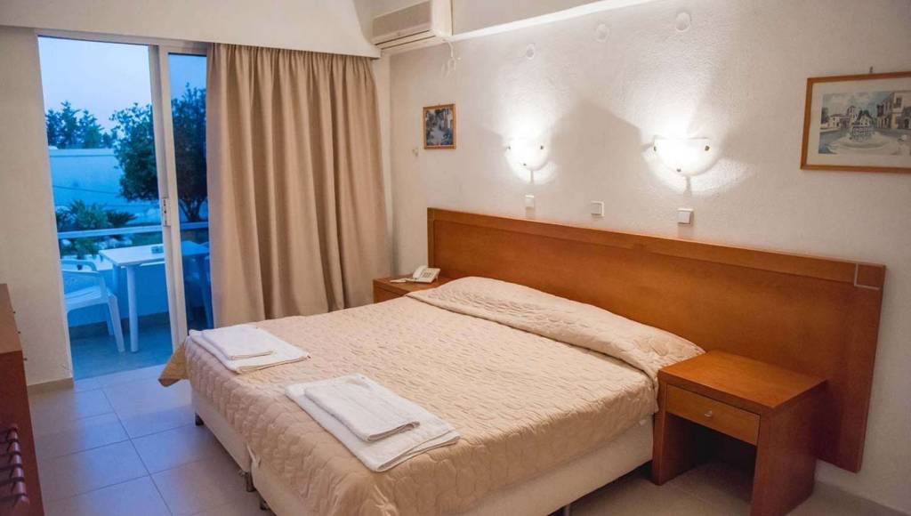 PEFKOS BREEZE (EX. THALIA) 3★