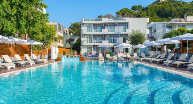SUNNY DAYS HOTEL & RESORT 4★