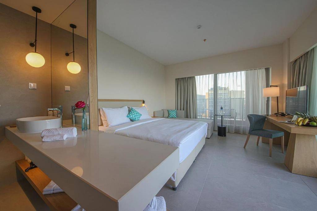 POSEIDON BEACH HOTEL 5★