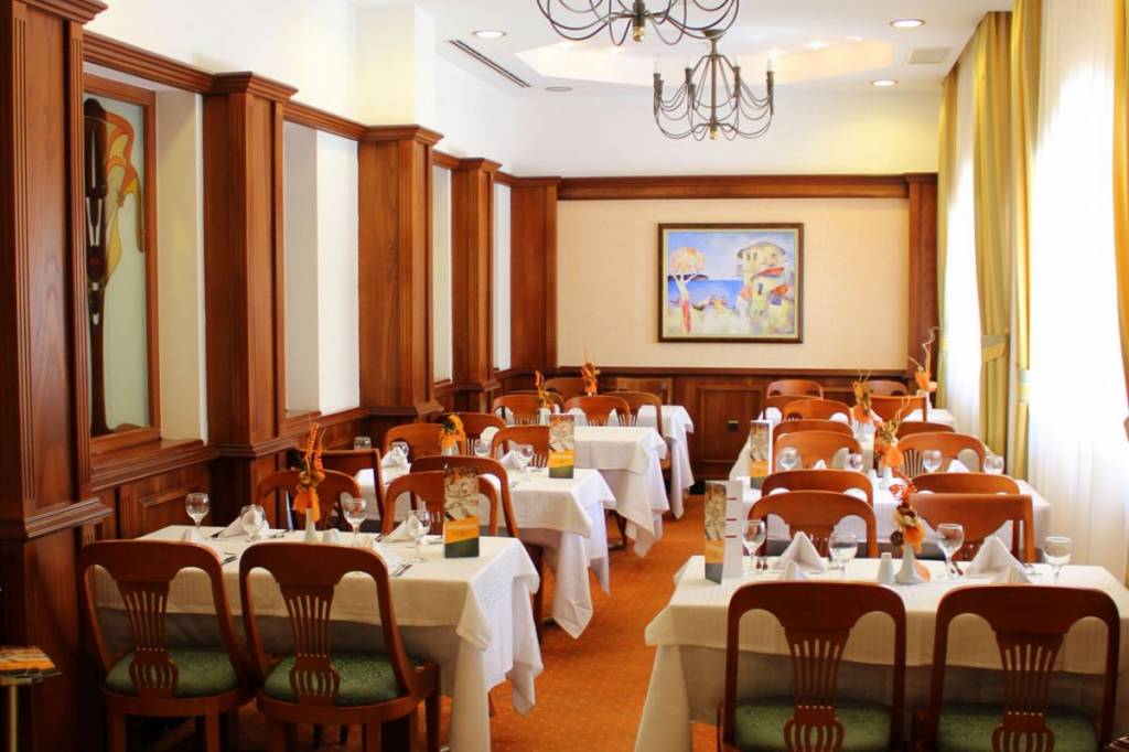 ROYAL PALACE HELENA PARK 5★