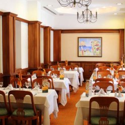 ROYAL PALACE HELENA PARK 5★