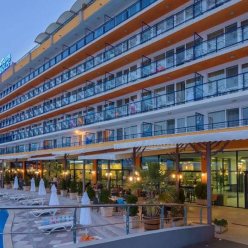 GLARUS BEACH HOTEL 4★