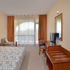 SOL NESSEBAR BAY & MARE 4★