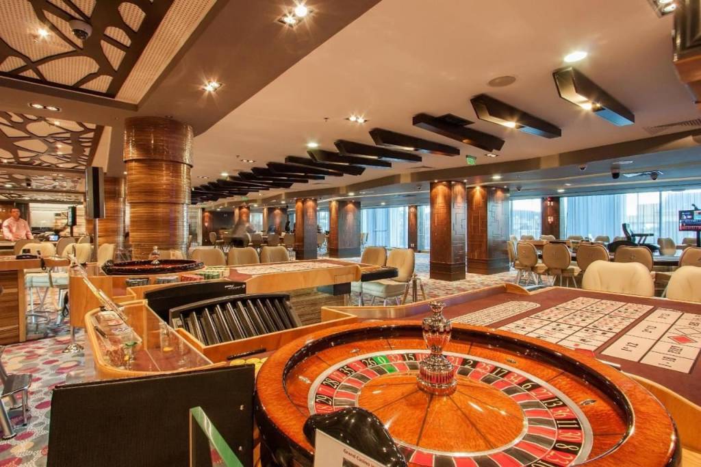 INTERNATIONAL HOTEL CASINO & TOWER SUITES 5 ★