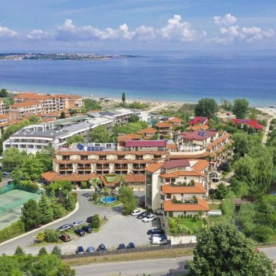 LAGUNA BEACH RESORT & SPA 4★