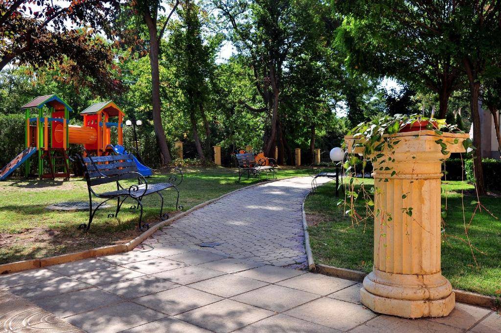 PARADISE GREEN PARK 3★