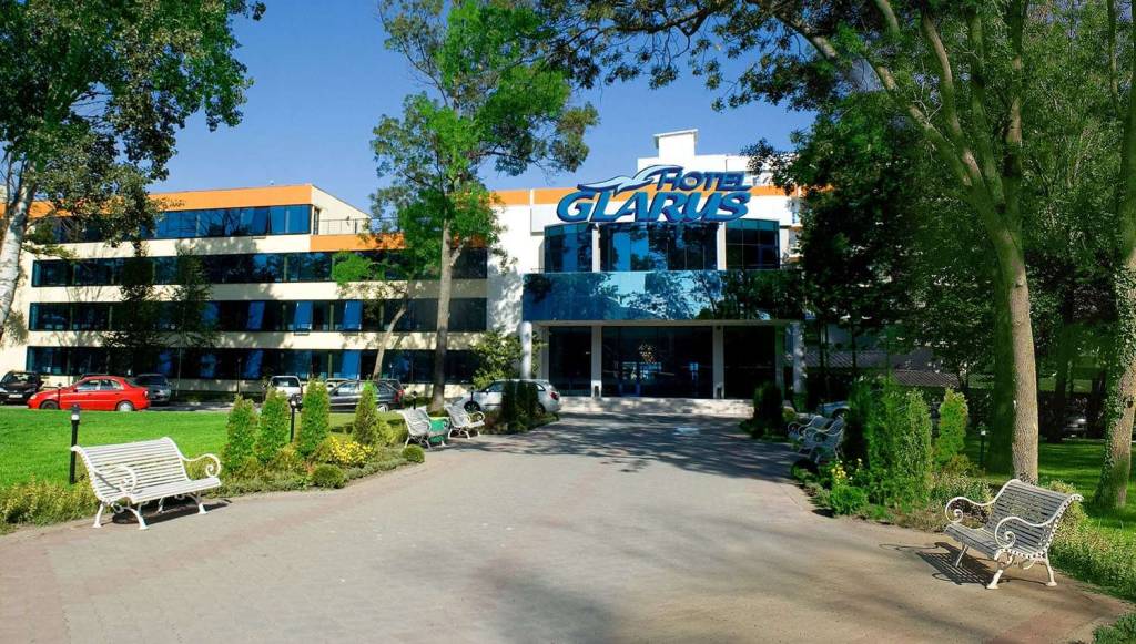 GLARUS BEACH HOTEL 4★