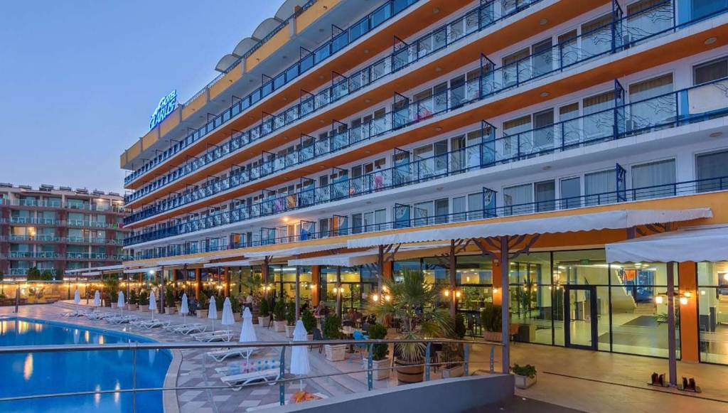 GLARUS BEACH HOTEL 4★