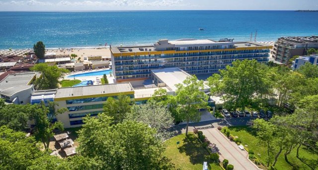 GLARUS BEACH HOTEL 4★
