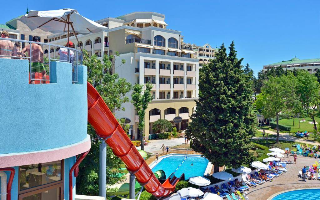 SOL NESSEBAR BAY & MARE 4★