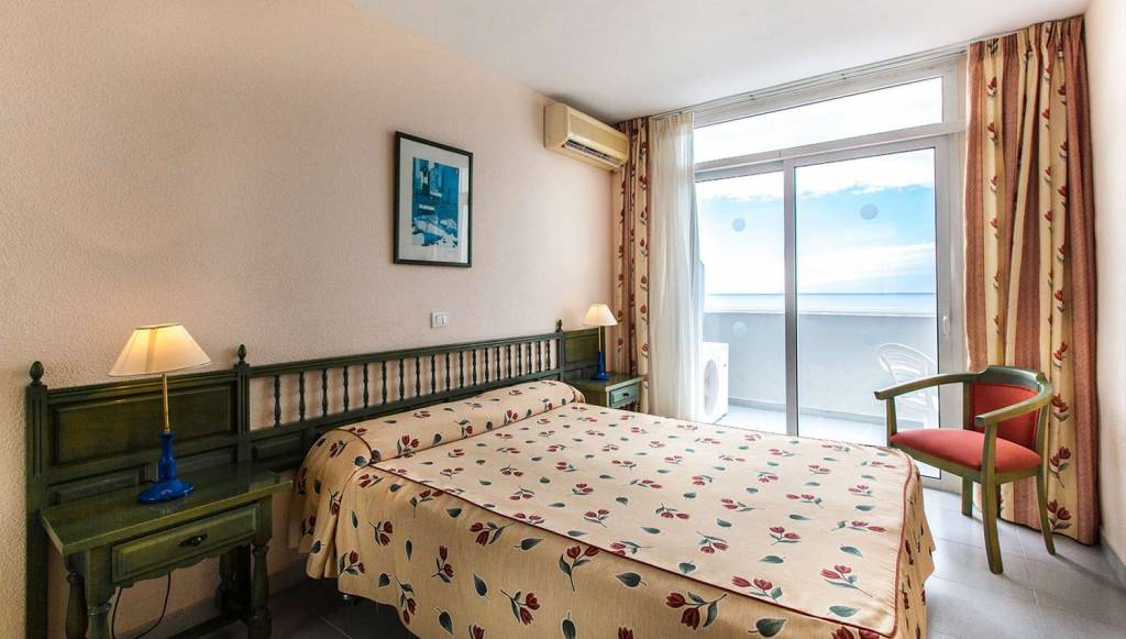 HOTEL LAGOS DE CESAR BY BLUE SEA 4★