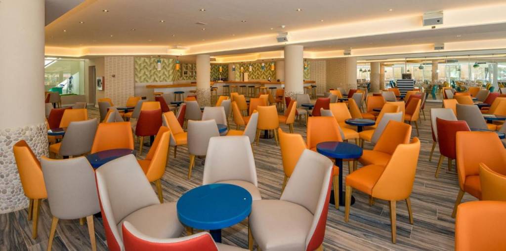 HOVIMA LA PINTA BEACHFRONT FAMILY HOTEL 4★