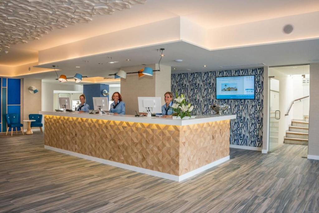 HOVIMA LA PINTA BEACHFRONT FAMILY HOTEL 4★