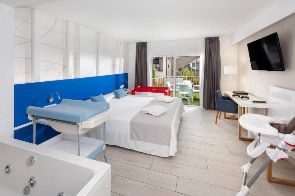 PLAYAOLID SUITES & APARTMENTS 3★