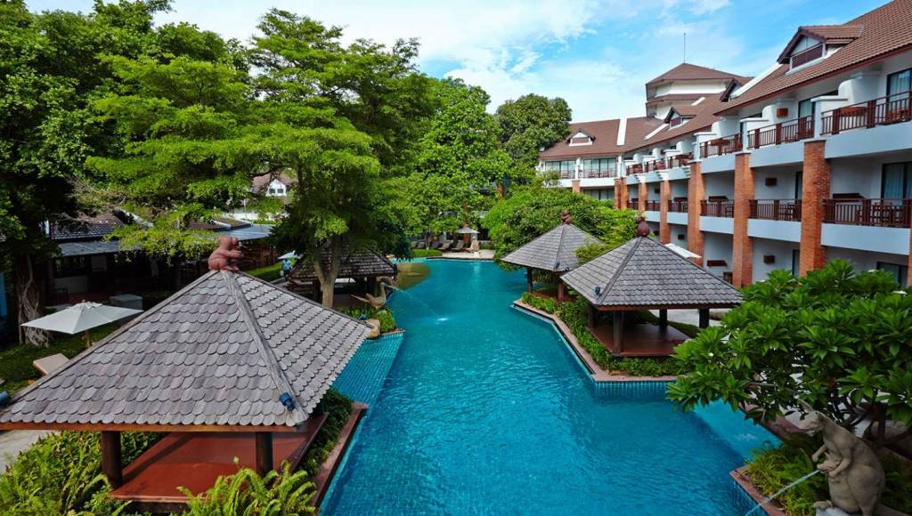 WOODLANDS HOTEL & RESORT 4★