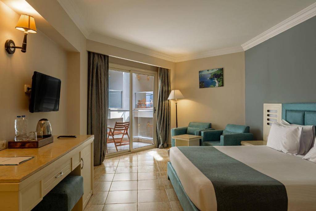 CAESAR PALACE AQUA PARK RESORT BY SUNRISE 5★