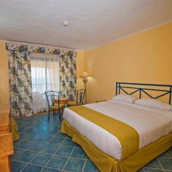 SUN & SEA HOTEL 3★