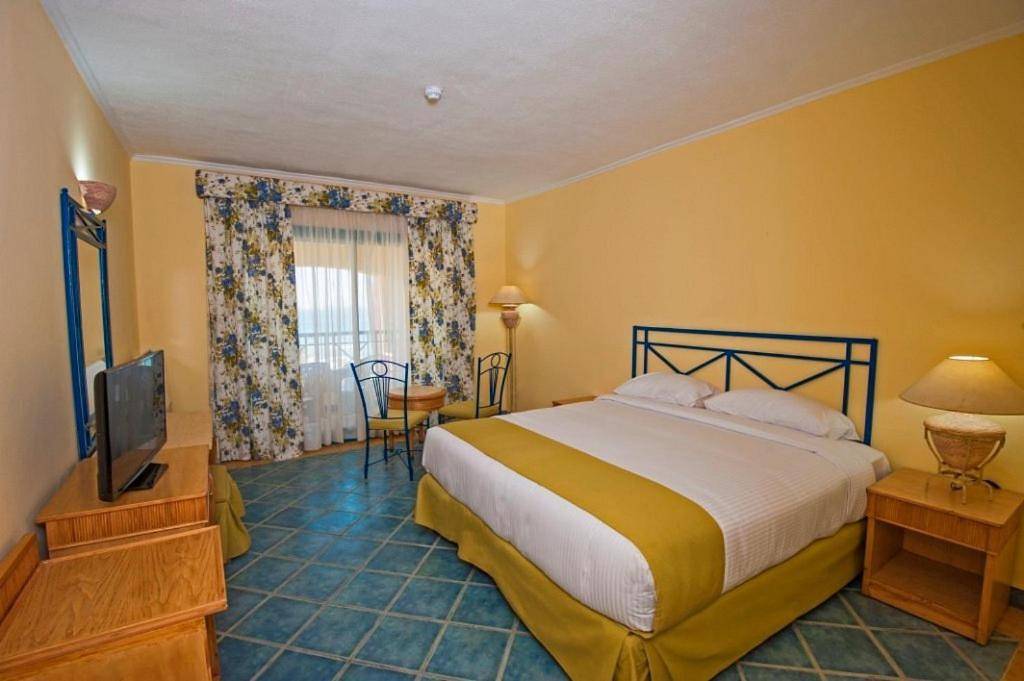 SUN & SEA HOTEL 3★