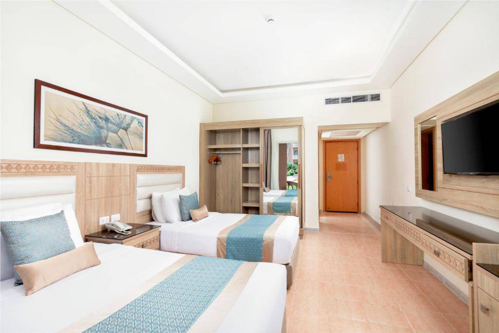 PICKALBATROS AQUA PARK RESORT HURGHADA 4★