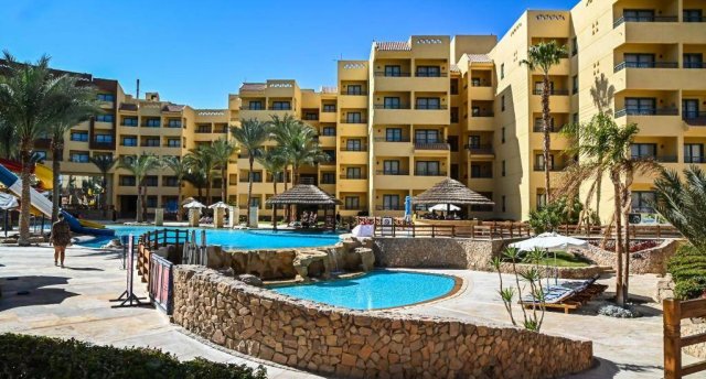 Viesnīcas skats Ēģiptē, Hurgada ar baseinu