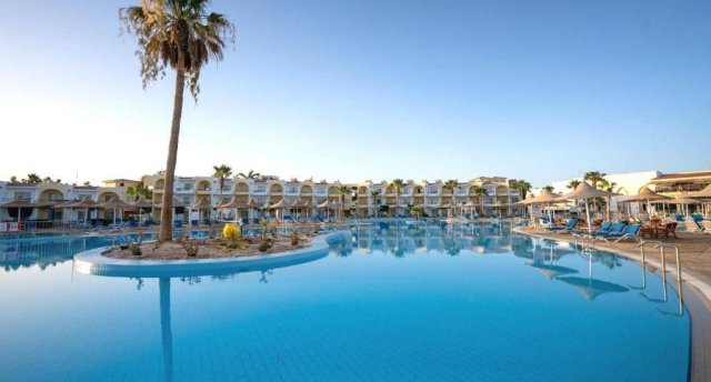 Viesnīcas skats Ēģiptē, Hurgada ar baseinu