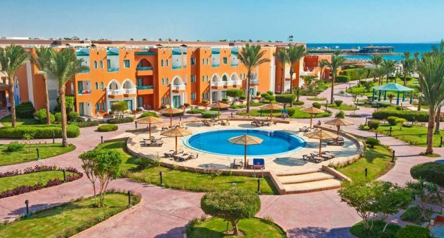 Viesnīcas skats Ēģiptē, Hurgada ar baseinu