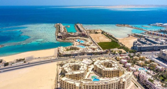 Viesnīcas skats Ēģiptē, Hurgada ar baseinu