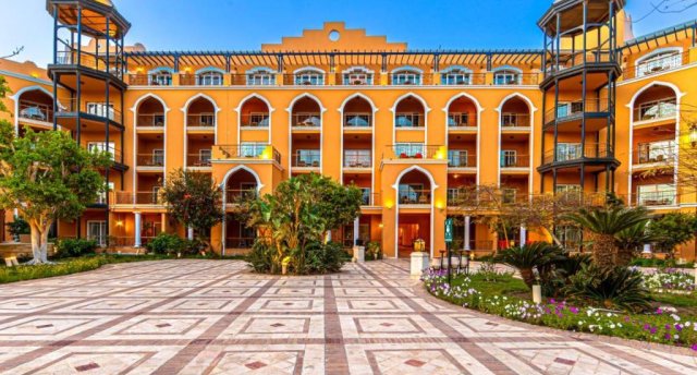 Viesnīcas skats Ēģiptē, Hurgada ar baseinu