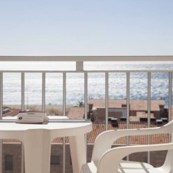 MEDPLAYA SANTA MONICA 3 ★