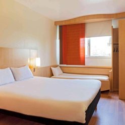 IBIS BARCELONA PZA GLORIES 22 2★