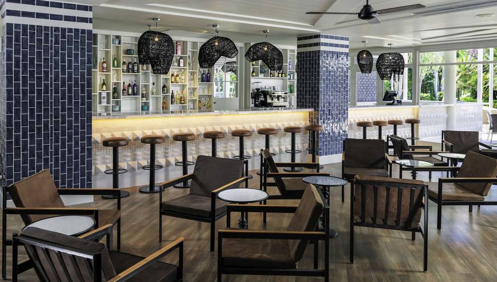 H10 VINTAGE SALOU 4★