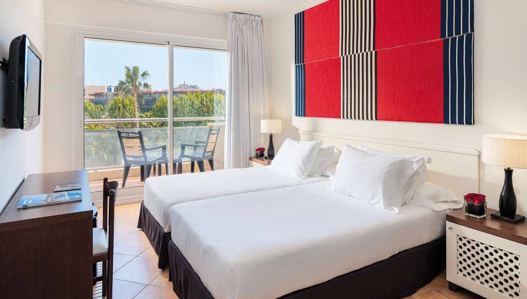 H10 VINTAGE SALOU 4★