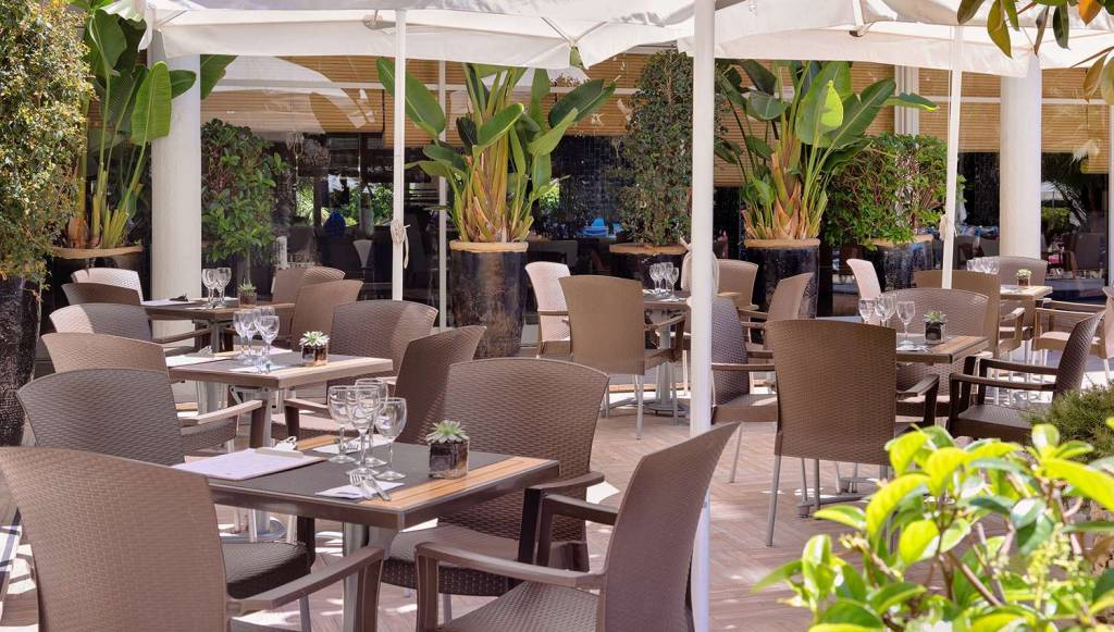 H10 VINTAGE SALOU 4★