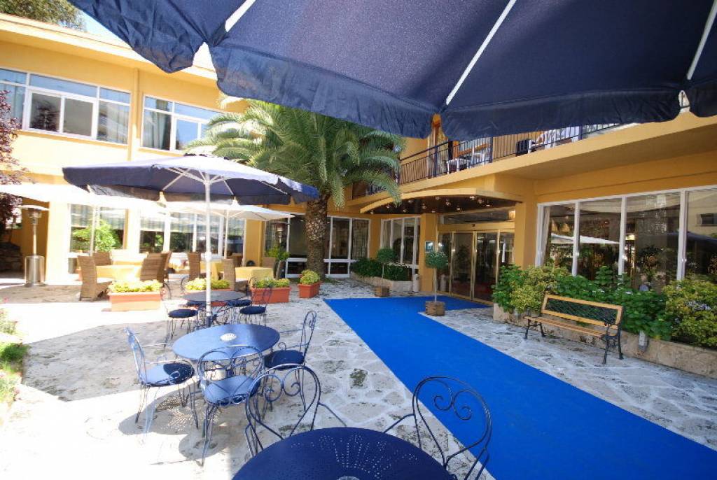 ALEGRIA SANTA CRISTINA 4 ★