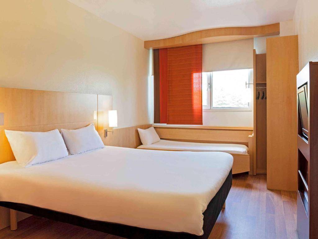 IBIS BARCELONA PZA GLORIES 22 2★
